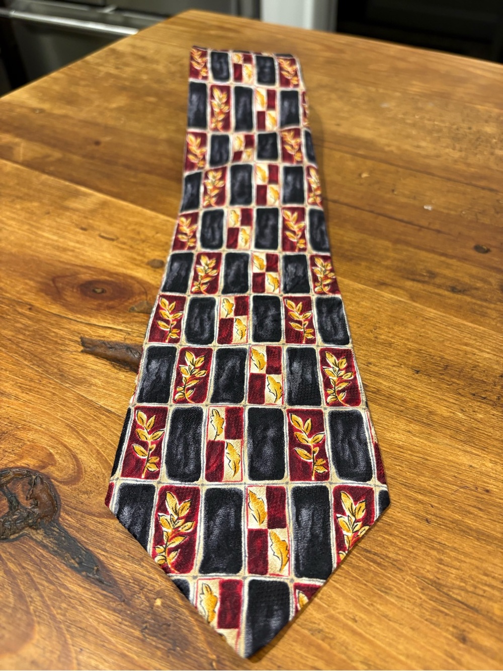 Robert Villini Men's Tie in Burgundy, Black & Gold - Classic Geometric Leaf